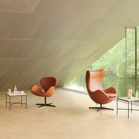 Swan™ Chair Leather / Brown Bronze Base